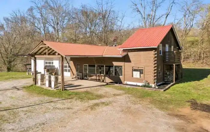 Old gas station at 852 Highway 100 W, Centerville TN